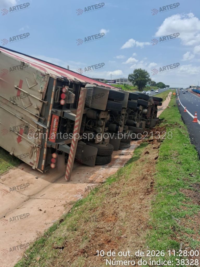 Carreta tomba WL em São Carlos