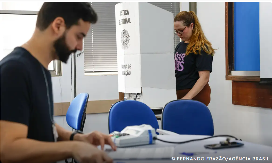 Eleitores podem votar no segundo turno