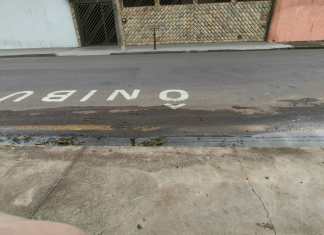 Usuária pede mudança de ponto de ônibus
