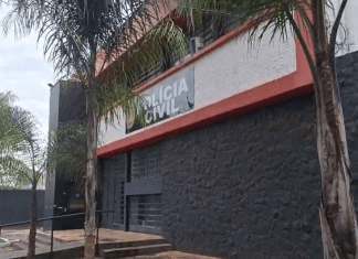 Ladrões furtam joias e relógios