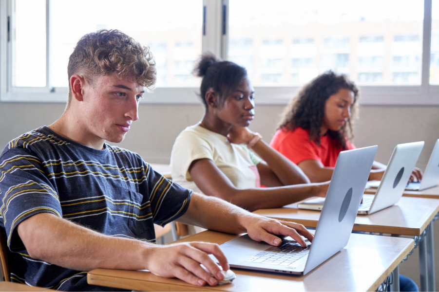 Qualifica SP abre 2.760 vagas em cursos gratuitos e online para moradores de São Carlos e região. Inscrições vão até 2 de novembro.