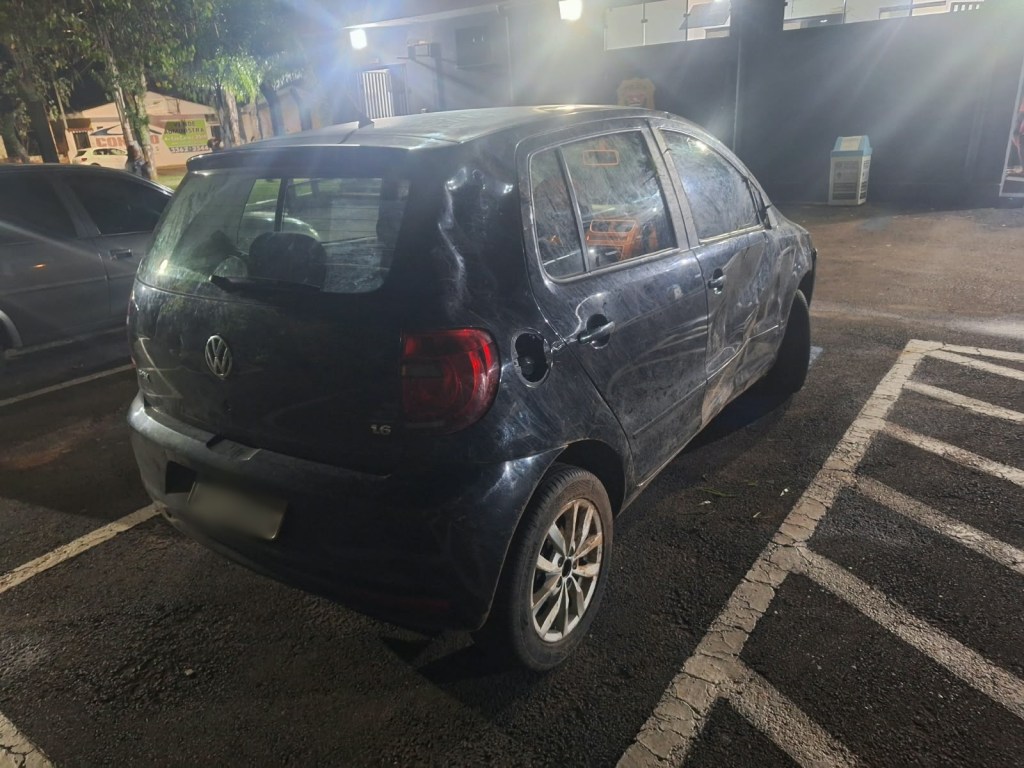 Carro roubado é recuperado pela Polícia Militar