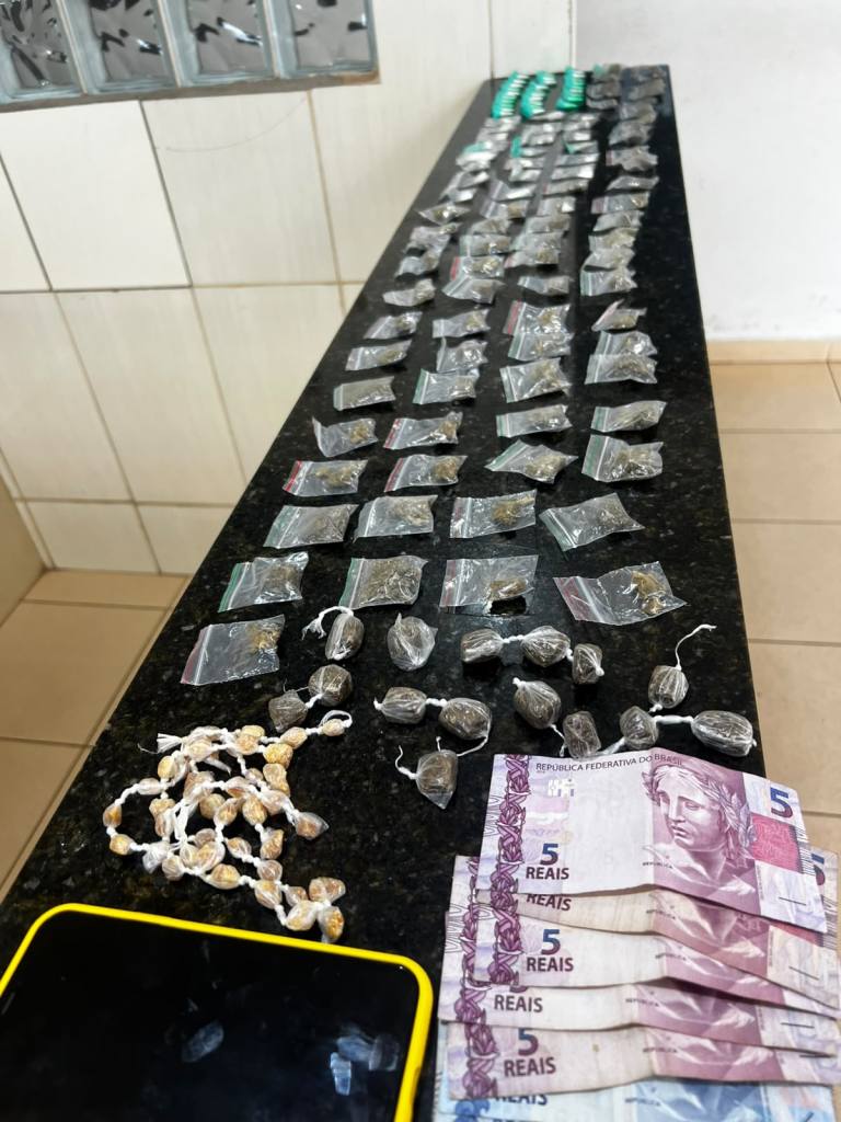 Drogas apreendidas pela Polícia Militar no Planalto Verde em São Carlos