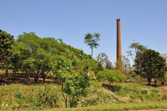 Projeto do Piscinão da Chaminé em São Carlos prevê obras de macrodrenagem no Córrego Gregório para combater enchentes.