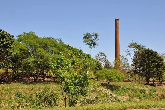 Projeto do Piscinão da Chaminé em São Carlos prevê obras de macrodrenagem no Córrego Gregório para combater enchentes.