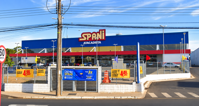 Spani Atacadista conquista prêmio da TOTVS com projeto que amplia produtividade e eficiência operacional Spani Atacadista conquista prêmio da TOTVS com projeto que amplia produtividade e eficiência operacional