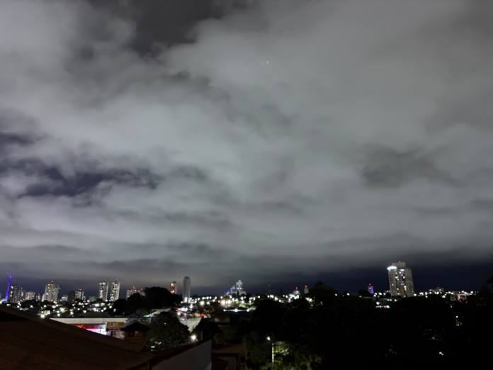 Chuva na região de São Carlos Chuva na região de São Carlos